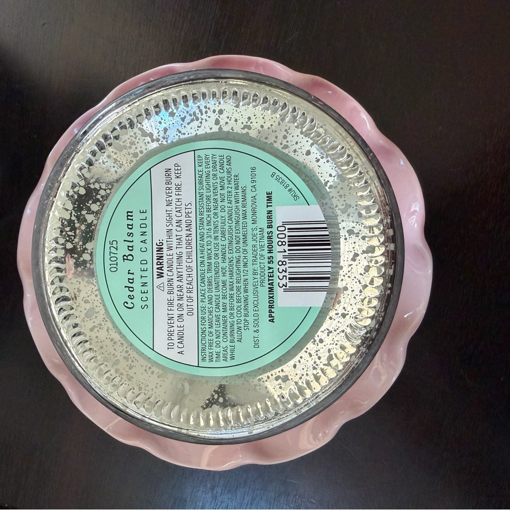 Trader Joe's - Cedar Balsam - Holiday '25 Large Candle 14 oz - Picture 5 of 5